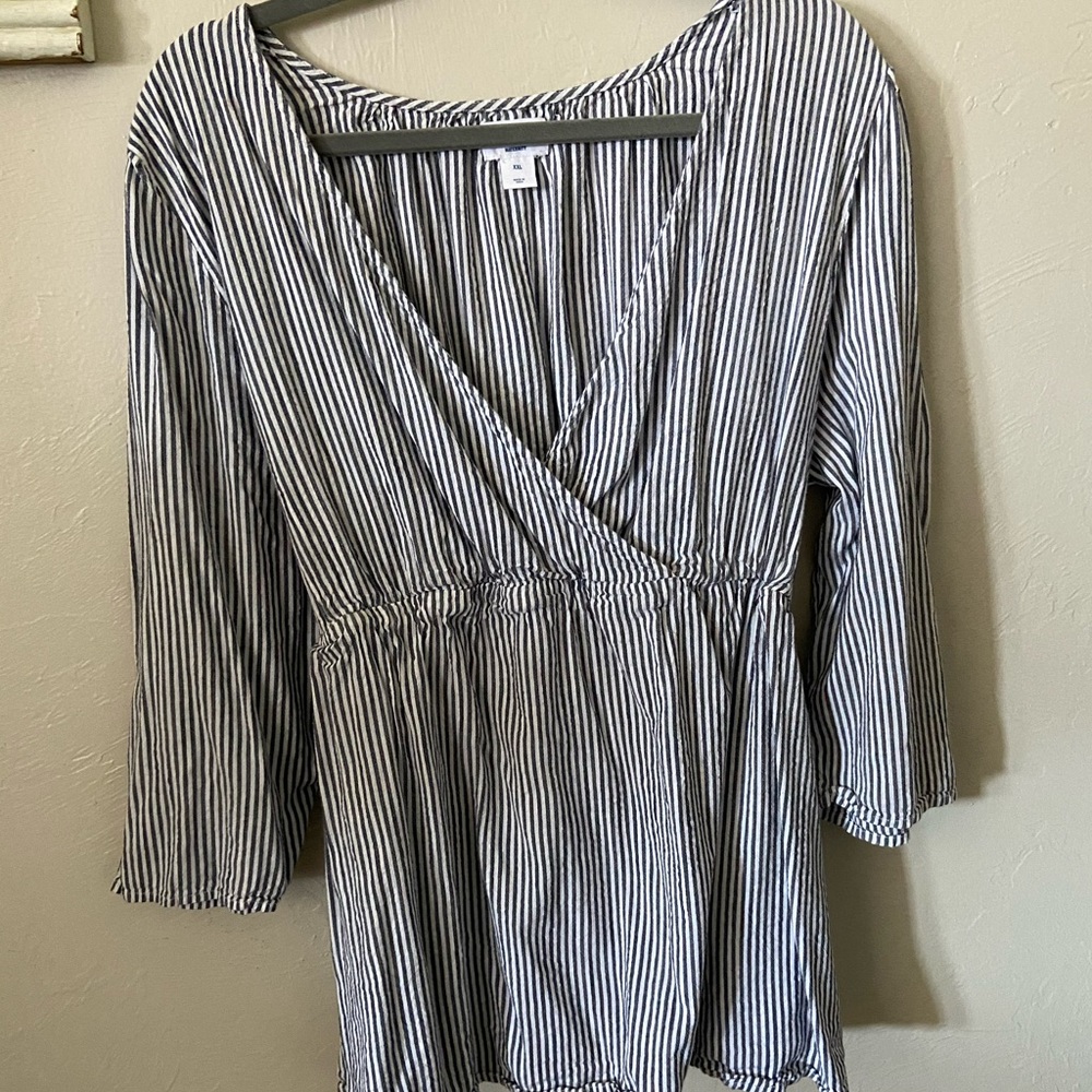 ‼️4/$20 SALE‼️ Old Navy Maternity Wrap Blouse